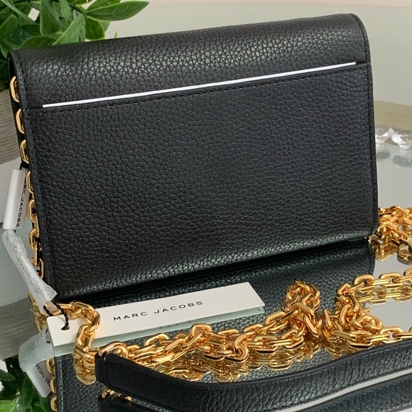 SALE‼️$275 MARC JACOBS EMPIRE CITY LEATHER WALLET - Picture 4 of 8